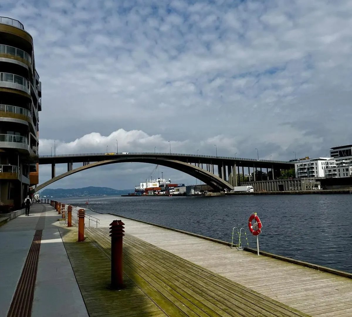 Modern Studio Apartment Right On The Dock - Near Downtown برغن