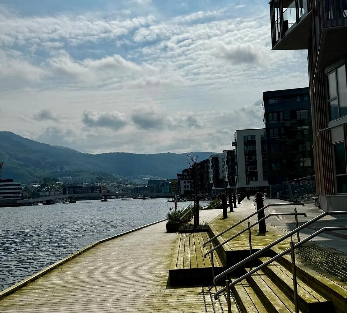 Modern Studio Apartment Right On The Dock - Near Downtown برغن 0*,